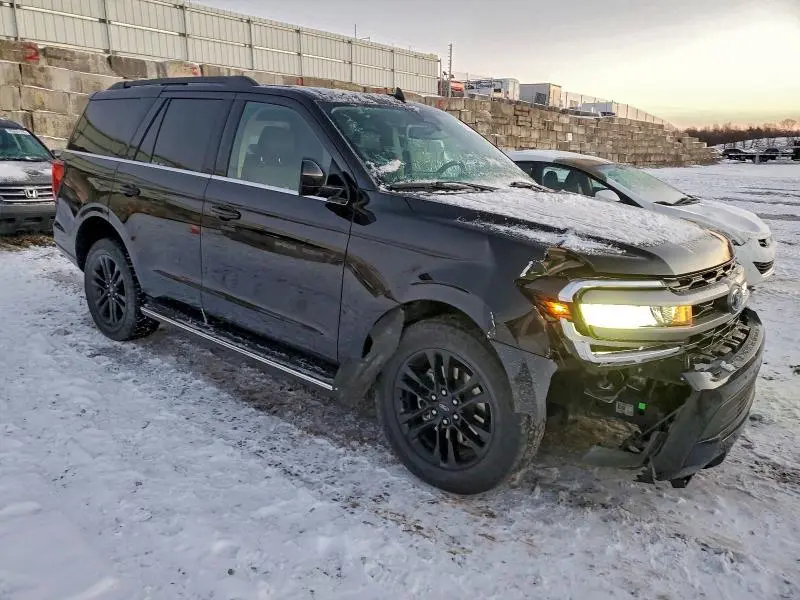 2023 FORD EXPEDITION XLT  