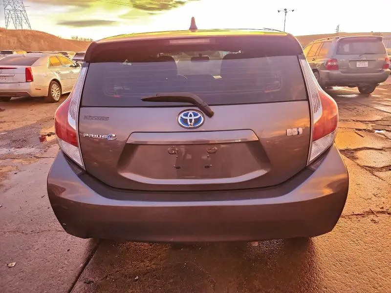 2015 TOYOTA PRIUS C   