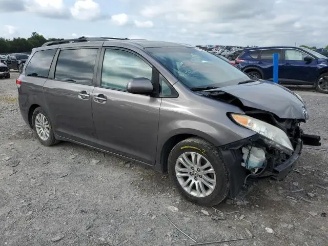 2011 TOYOTA SIENNA XLE  