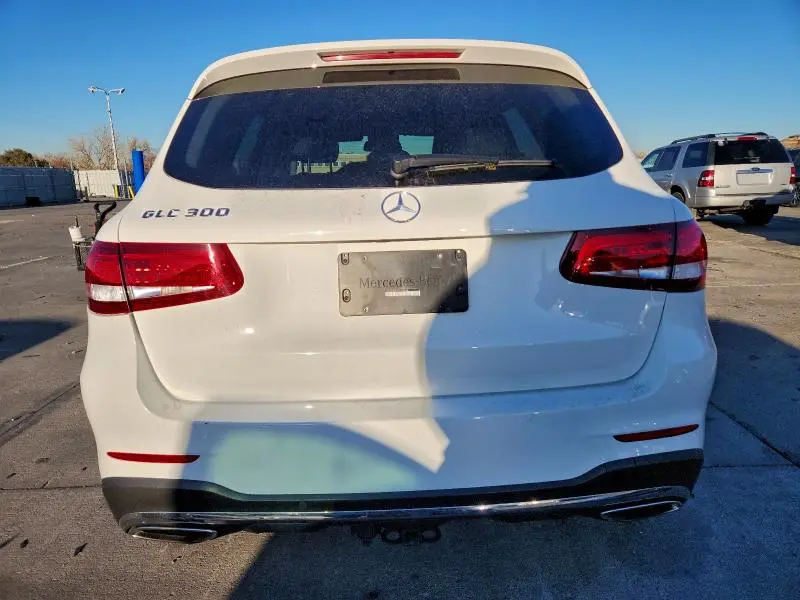2016 MERCEDES-BENZ GLC 300  