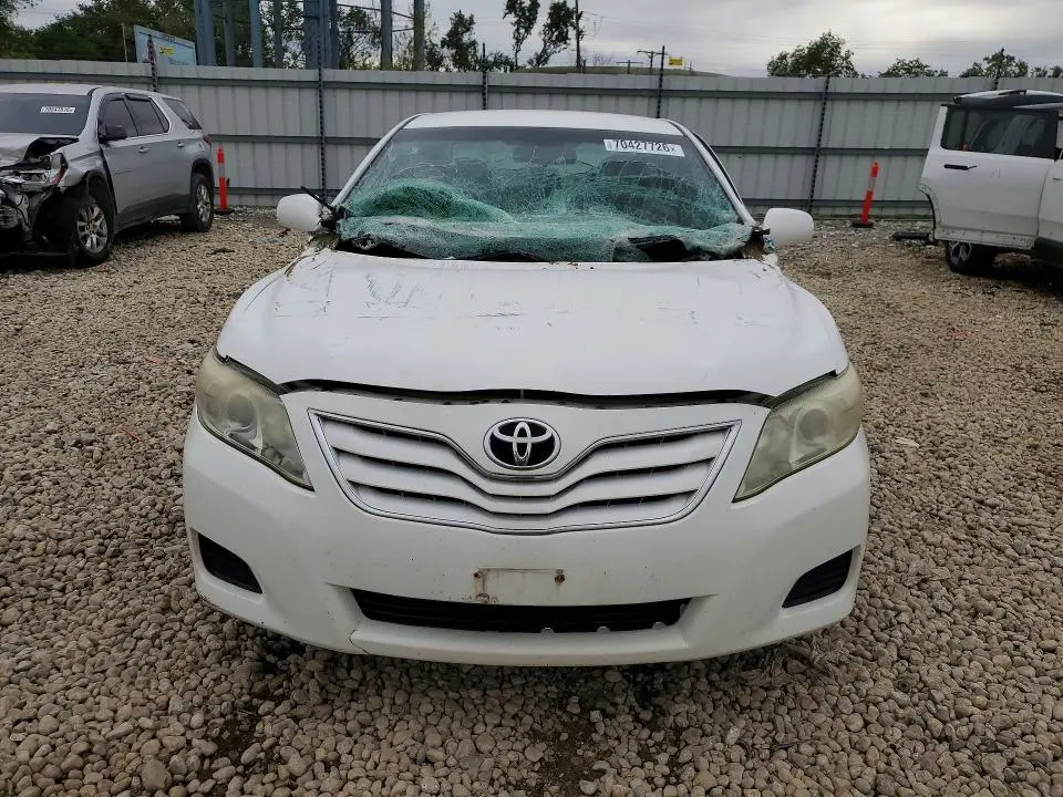 2011 TOYOTA CAMRY LE  