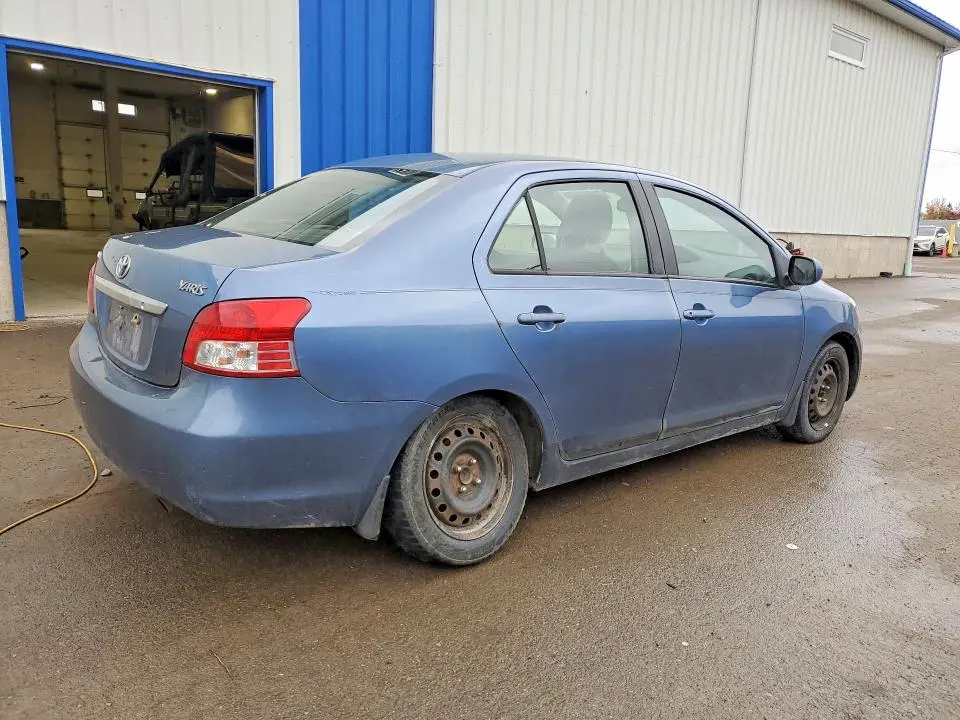 2011 TOYOTA YARIS BASE  