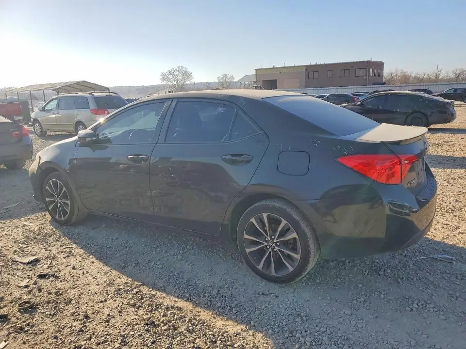 2017 TOYOTA COROLLA SE  