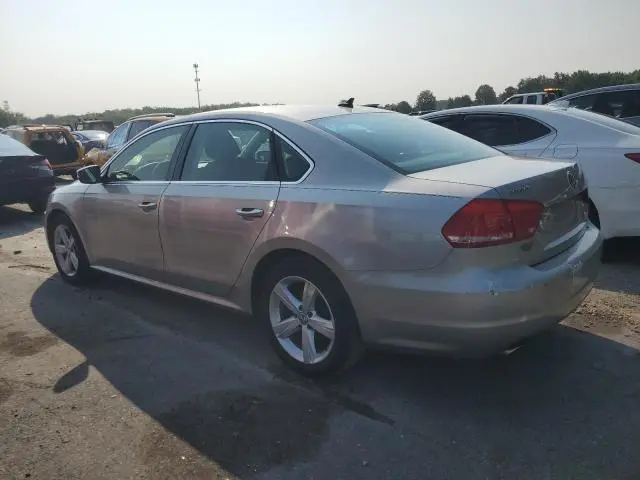 2013 VOLKSWAGEN PASSAT SE  