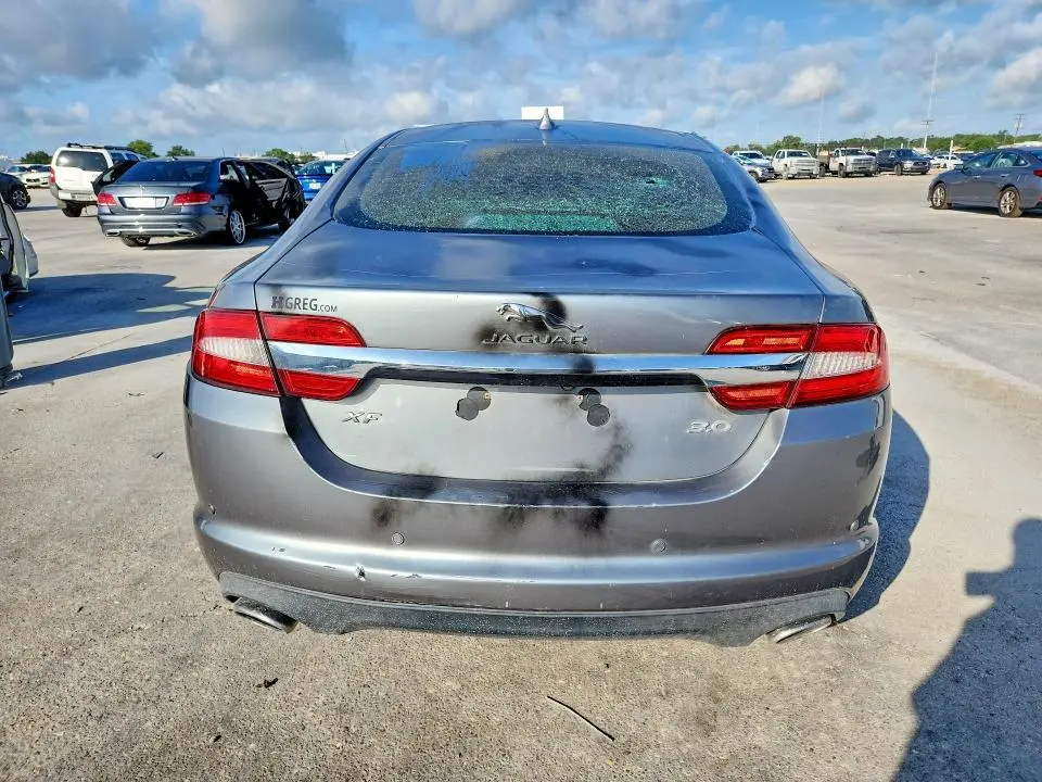 2015 JAGUAR XF 3.0 SPORT  