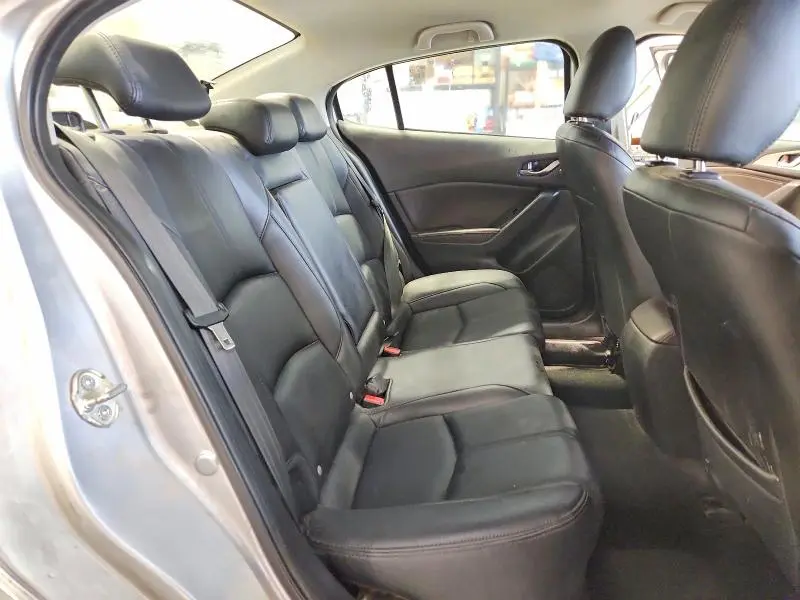 2018 MAZDA 3 TOURING  