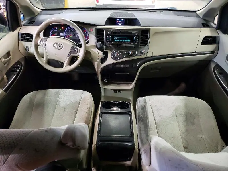2011 TOYOTA SIENNA LE  