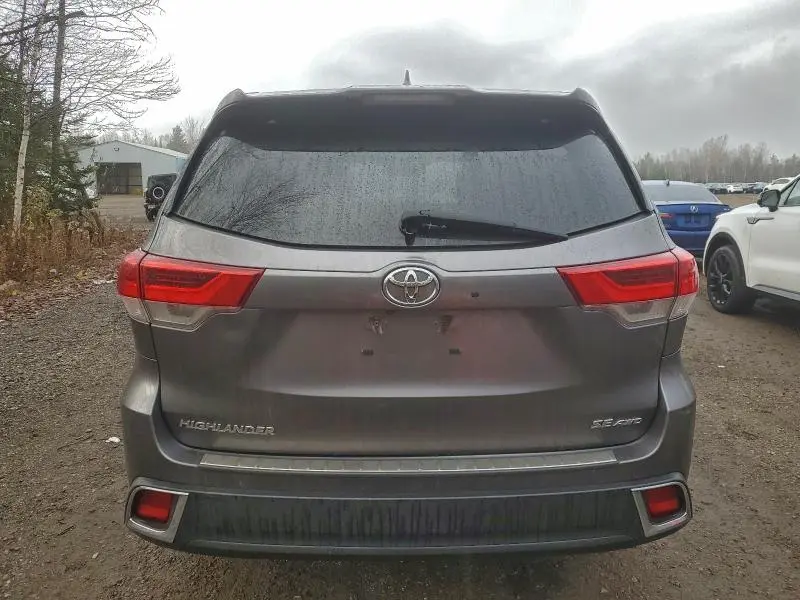 2018 TOYOTA HIGHLANDER SE  