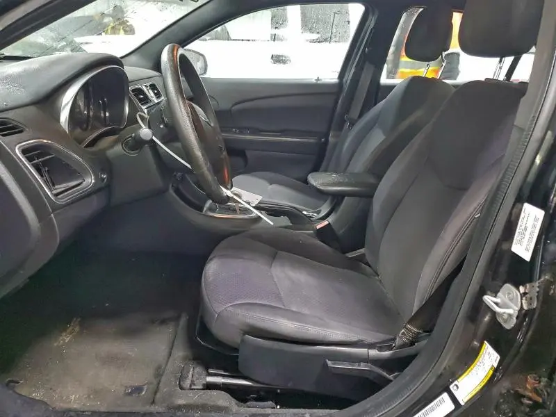 2013 CHRYSLER 200 LX  