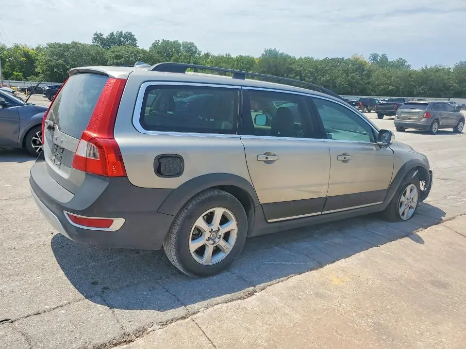 2013 VOLVO XC70 3.2  