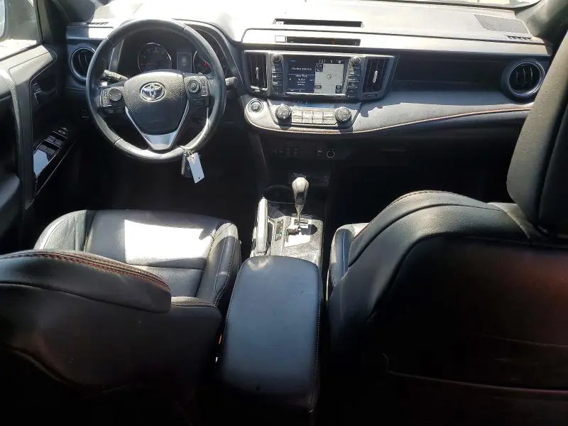 2016 TOYOTA RAV4 SE  