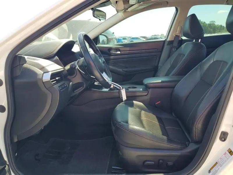 2021 NISSAN ALTIMA SR  