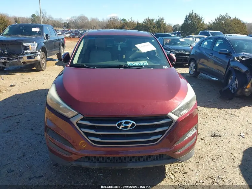 2016 HYUNDAI TUCSON SE