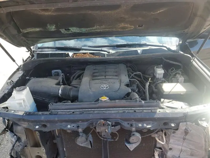 2016 TOYOTA TUNDRA CREWMAX SR5  