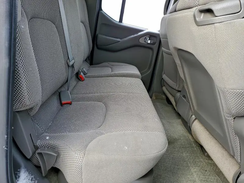 2013 NISSAN FRONTIER S  