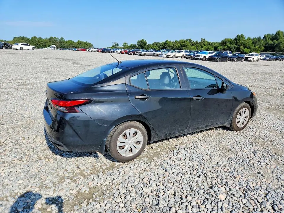 2020 NISSAN VERSA S  