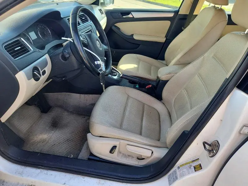 2013 VOLKSWAGEN JETTA SE  