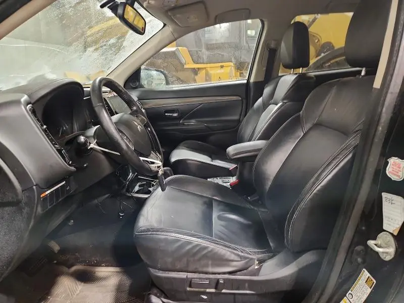 2019 MITSUBISHI OUTLANDER SE  