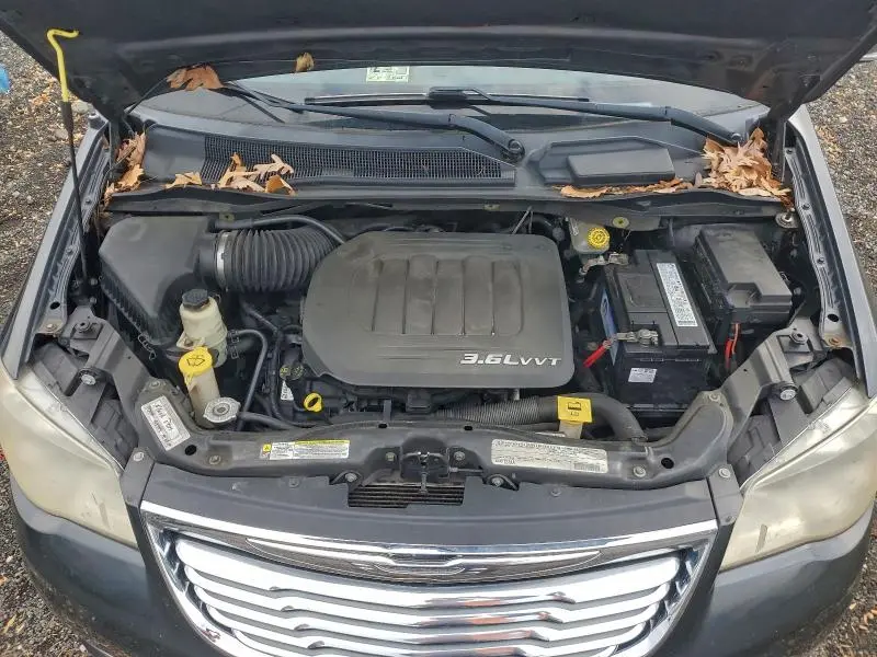 2011 CHRYSLER TOWN & COUNTRY TOURING L  