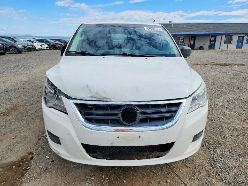 2011 VOLKSWAGEN ROUTAN S  