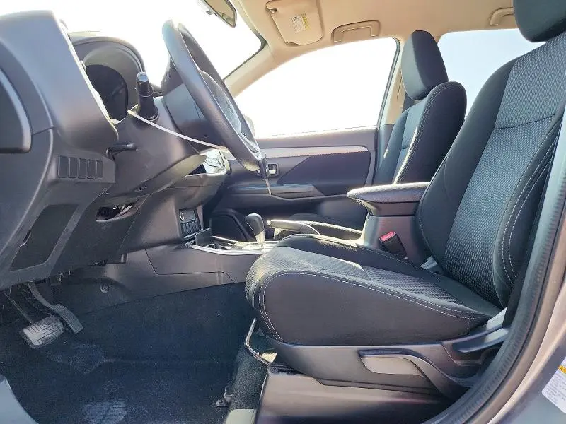 2018 MITSUBISHI OUTLANDER ES  
