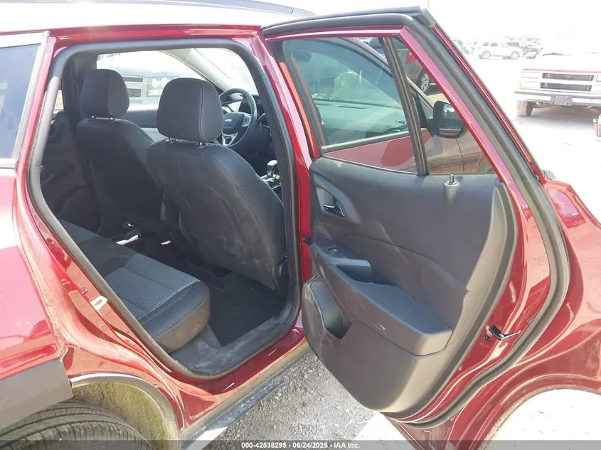 2025 CHEVROLET TRAX FWD LT