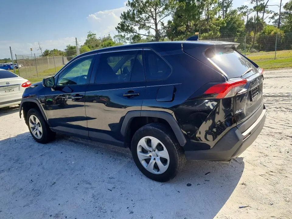 2022 TOYOTA RAV4 LE  