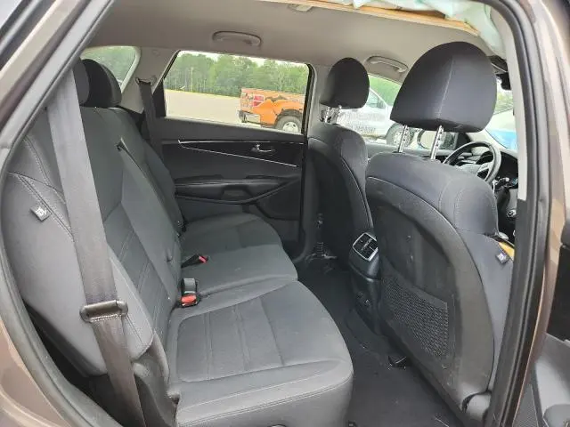 2019 KIA SORENTO LX  