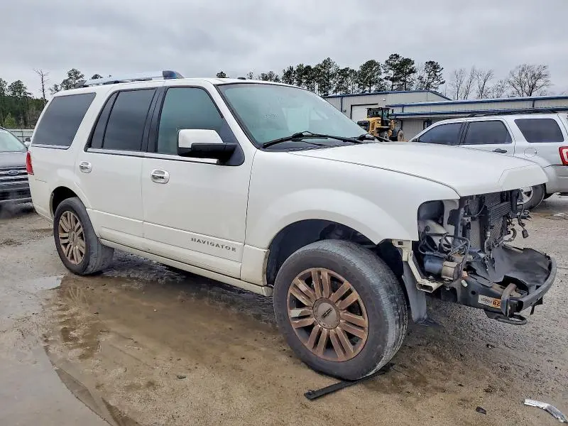 2011 LINCOLN NAVIGATOR   