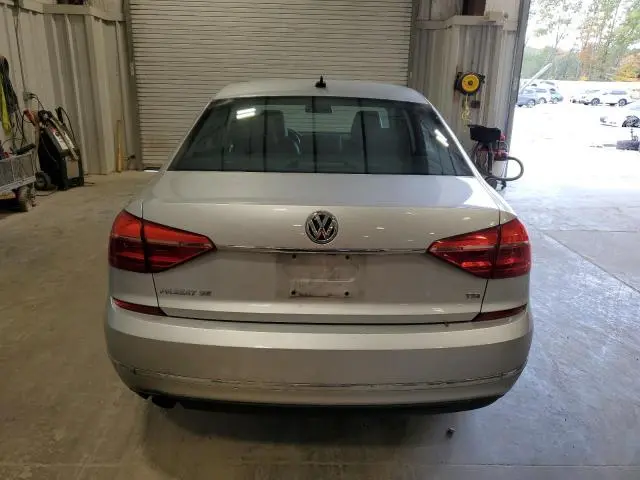 2016 VOLKSWAGEN PASSAT SE  