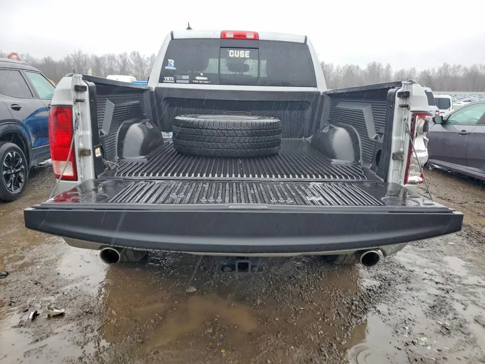 2015 RAM 1500 SLT  