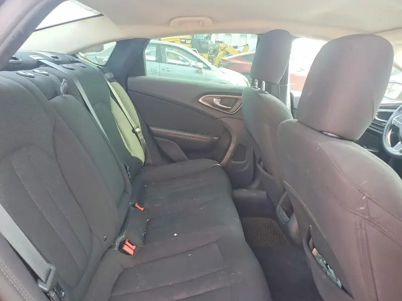 2015 CHRYSLER 200 LX  