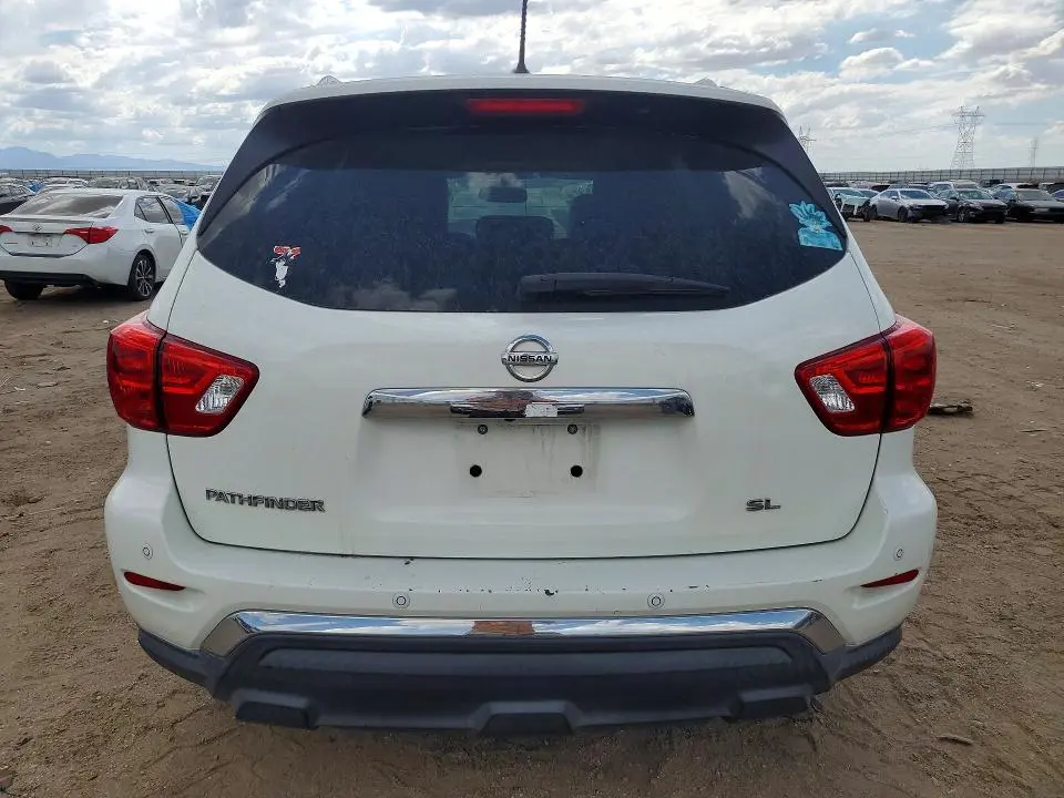 2018 NISSAN PATHFINDER SL  