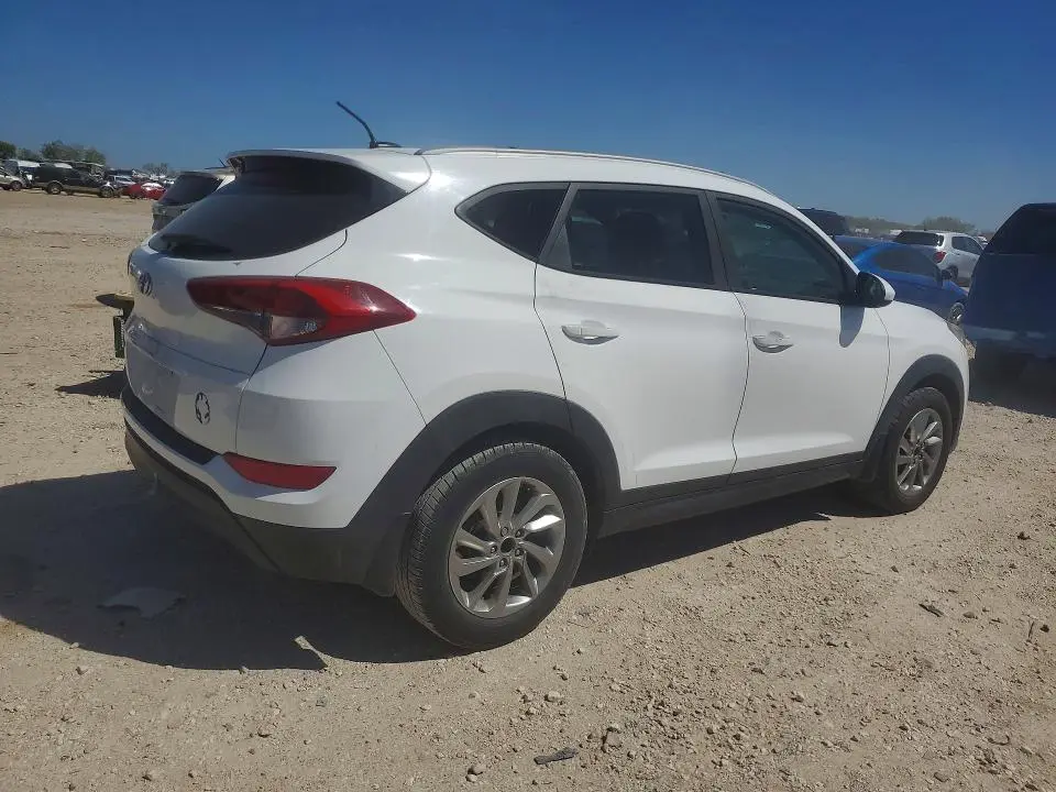 2016 HYUNDAI TUCSON SE  