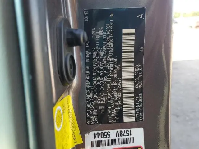 2013 TOYOTA SIENNA LE  