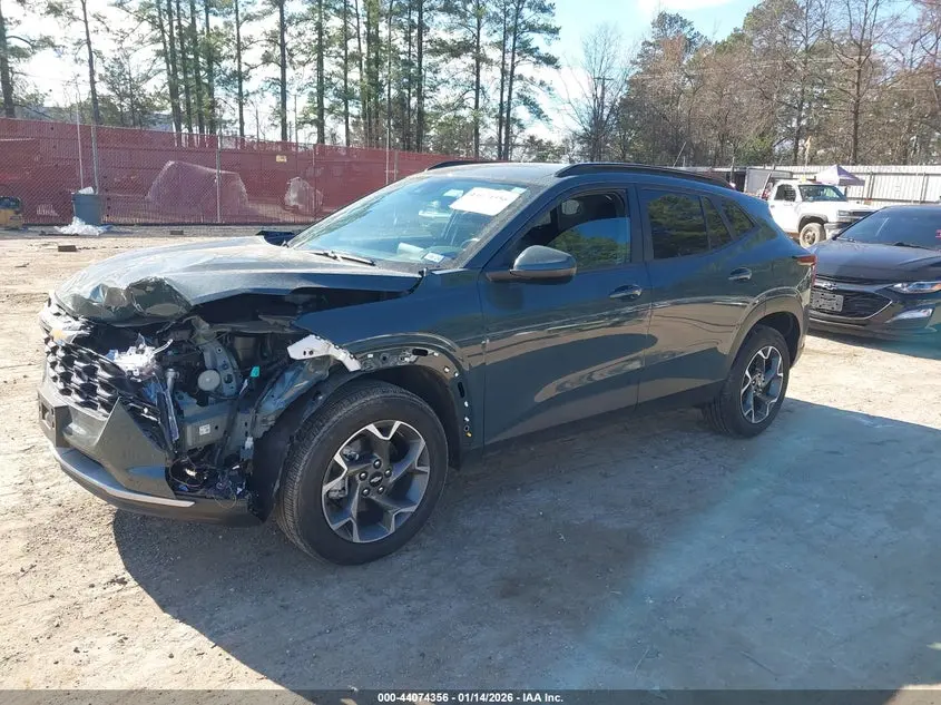 2025 CHEVROLET TRAX FWD LT