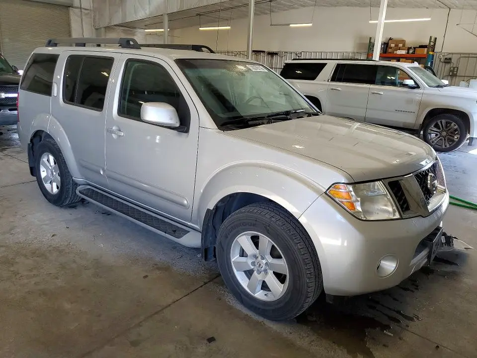 2011 NISSAN PATHFINDER S  