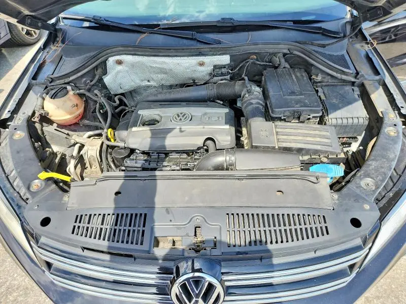 2014 VOLKSWAGEN TIGUAN S  
