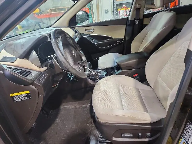 2017 HYUNDAI SANTA FE SE  