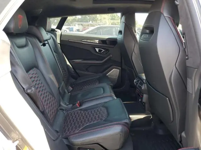2022 LAMBORGHINI URUS   