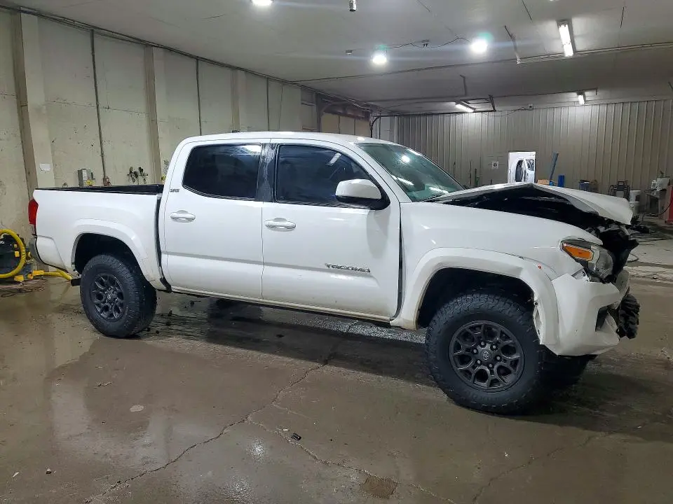2017 TOYOTA TACOMA SR5 V6  