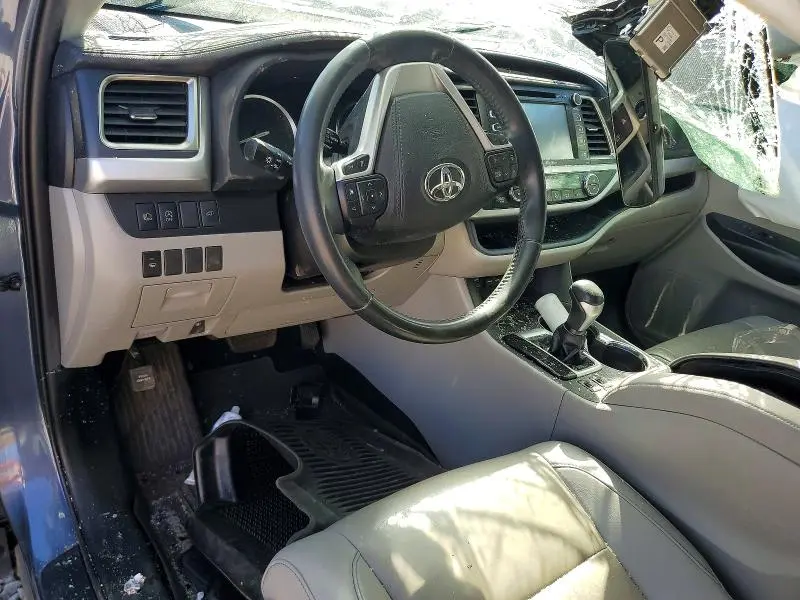 2019 TOYOTA HIGHLANDER XLE  