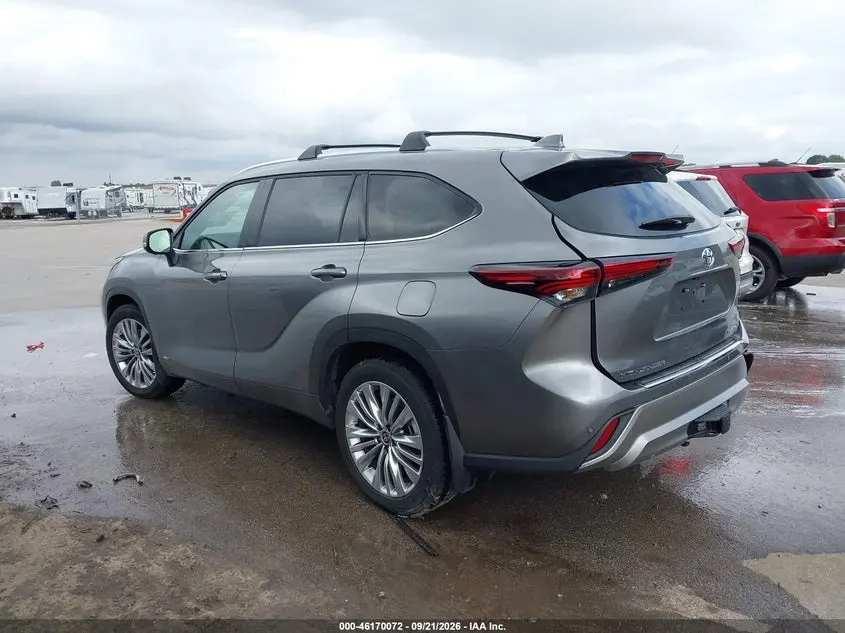 2026 TOYOTA HIGHLANDER HYBRID PLATINUM