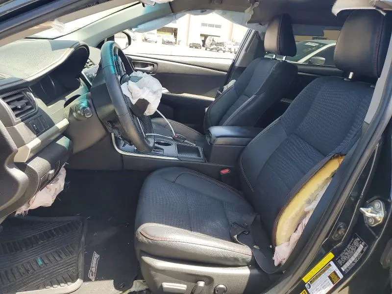 2015 TOYOTA CAMRY SE  