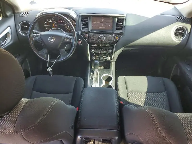 2017 NISSAN PATHFINDER SV  