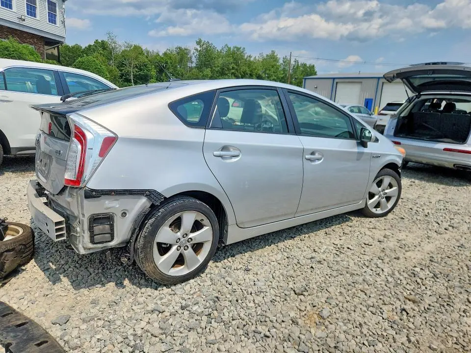 2013 TOYOTA PRIUS FIVE  