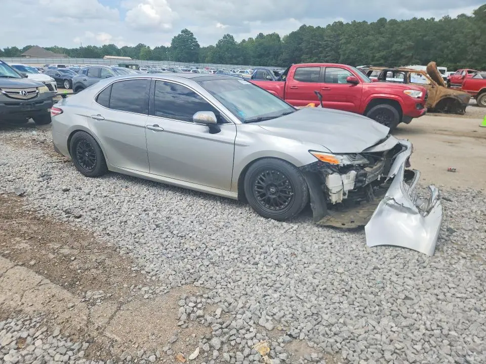 2018 TOYOTA CAMRY XLE  