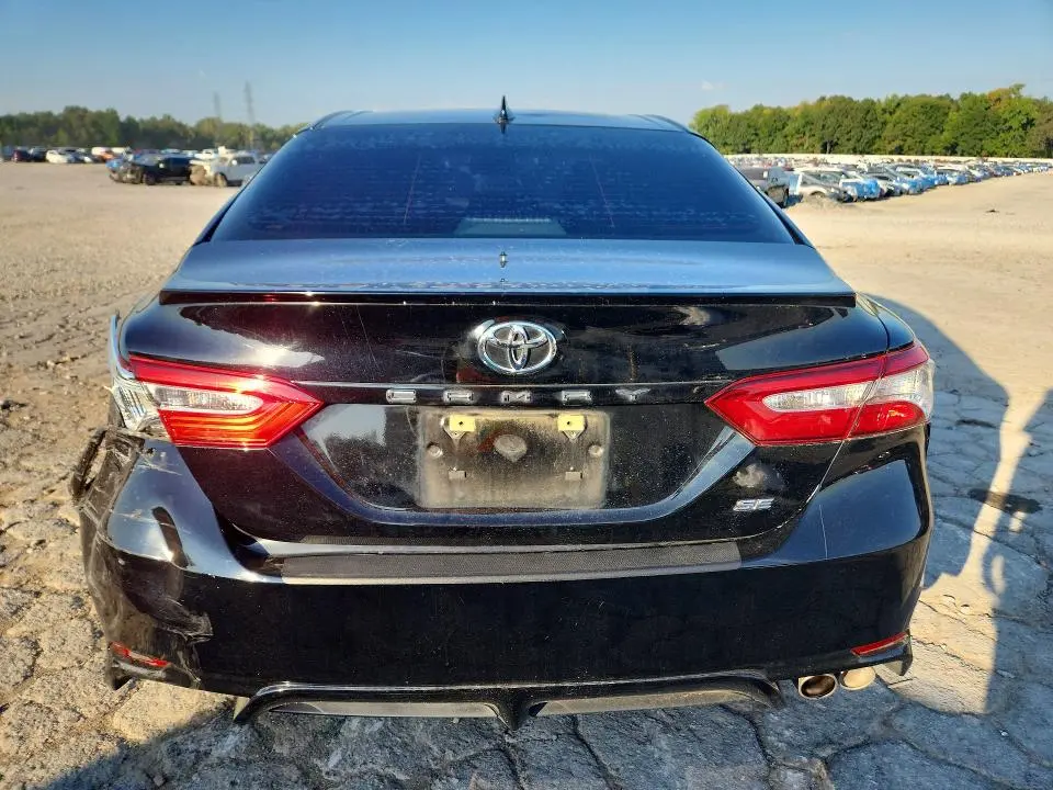 2020 TOYOTA CAMRY SE  