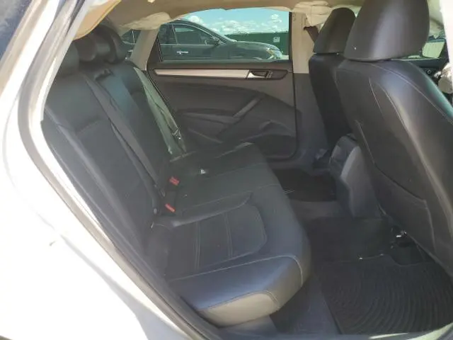 2015 VOLKSWAGEN PASSAT S