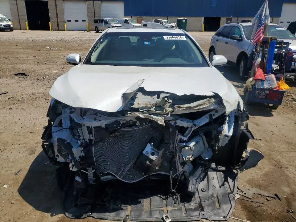 2022 TOYOTA AVALON XLE  